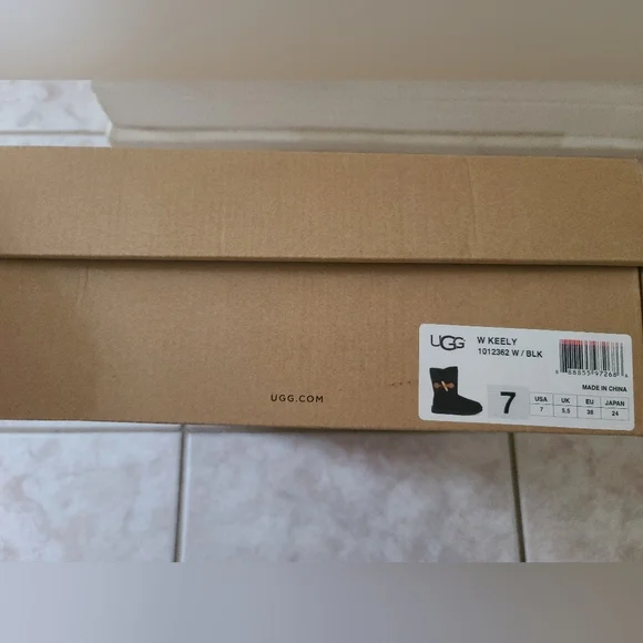UGG Women's Keely Black Boots 7 - Picture 9 of 10